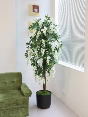 Kunstboom Kiruna Wit 180cm sfeer impressie van Kunstpalm.nl