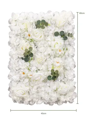 Witte kunstbloemenwand met diepe gelaagdheid – Kunstpalm.nl