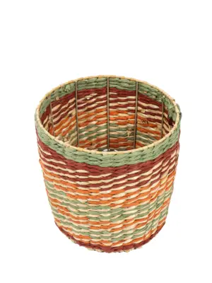 Natuurlijke rietmand met kleurrijke lagen – 25cm hoog – met metaalframe – Kunstpalm.nl